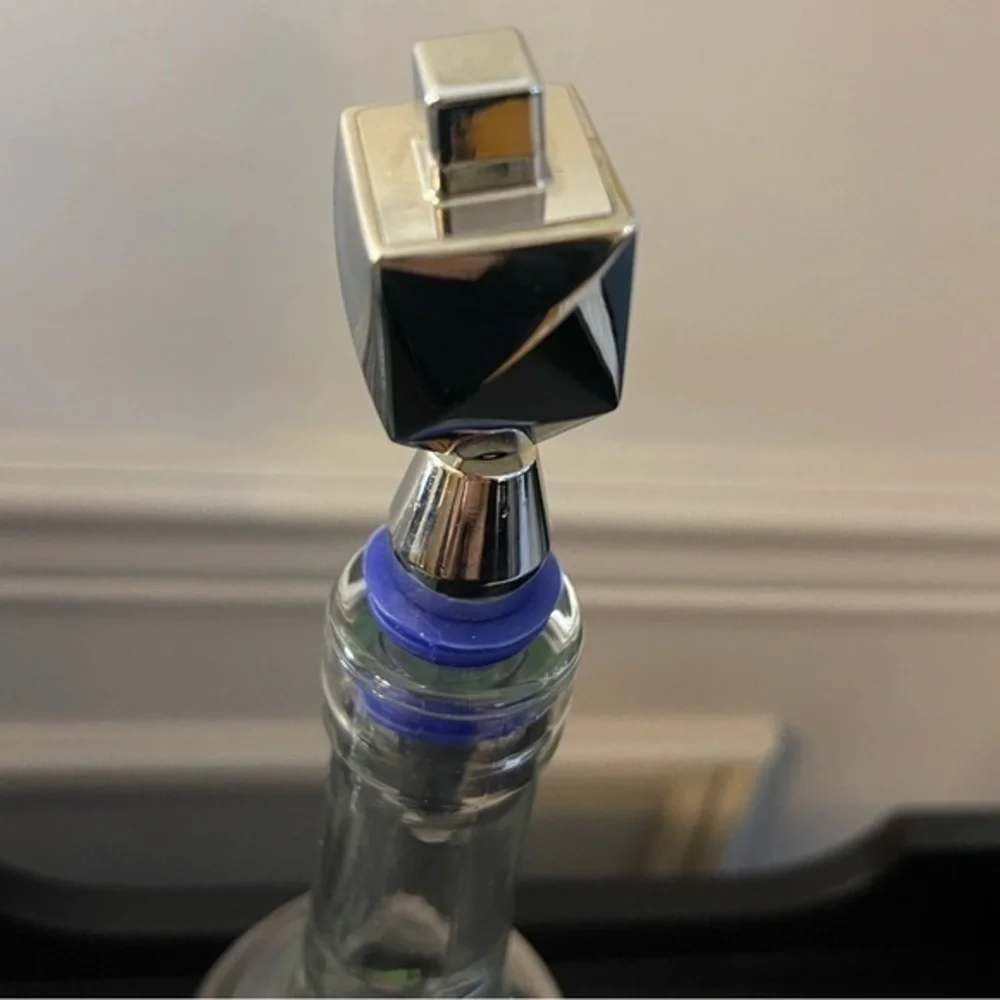 Dreidel Wine Cork Liquor Bottle Stopper - Silver Metal & Blue Silicone‎ Jewish